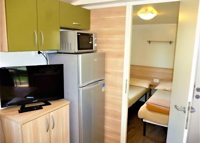 Mobilehomes In - Paklenica Riviera 6831 Seline